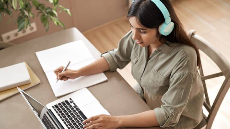 Descubre los mejores grados superiores online con Metafp en 2024